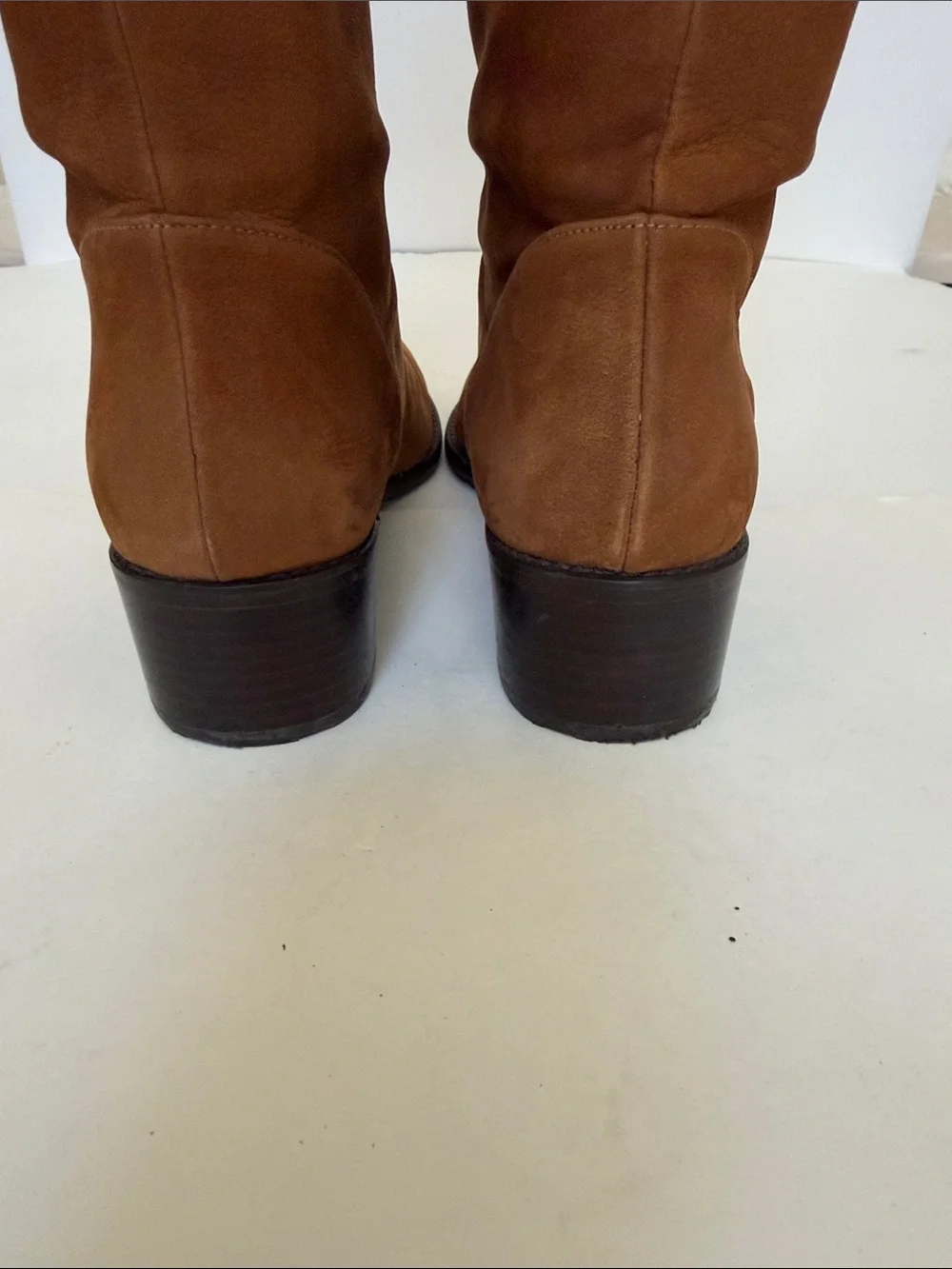 Stuart Weitzman light signs